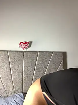 Val12777 live XXX chat