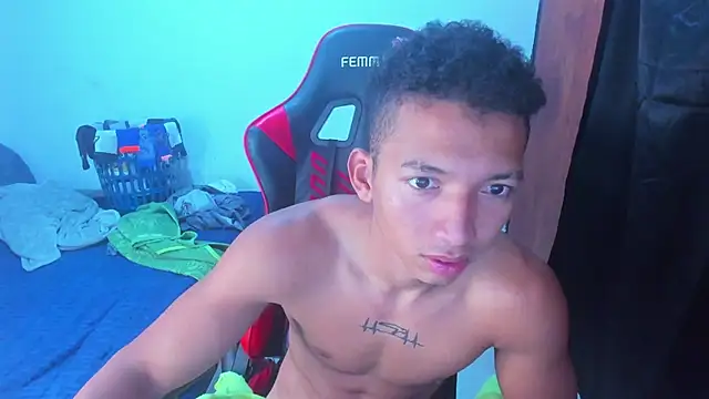 JuanchiT66 Pertunjukan Webcam