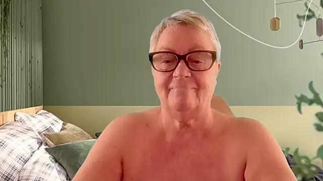 แชท XXX สดของ Mystery-Grandmother