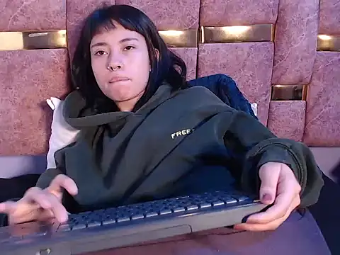 _nanah45's Live XXX Chat