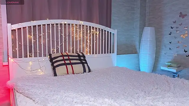 Pokazy przed kamerką – AminaRuthers