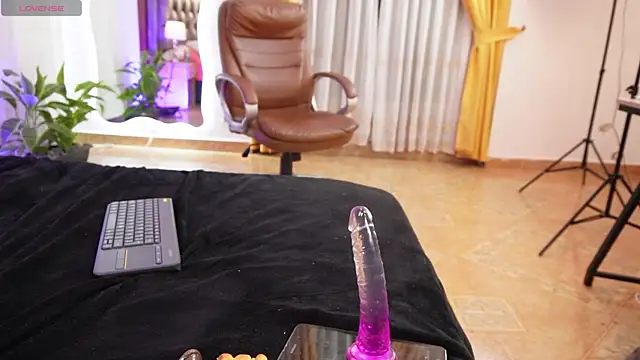 Chloe_Harriss 现场XXX聊天