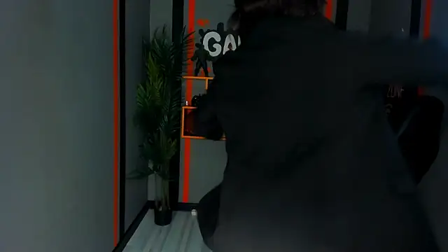 AnaMills: онлайн-секс-чат