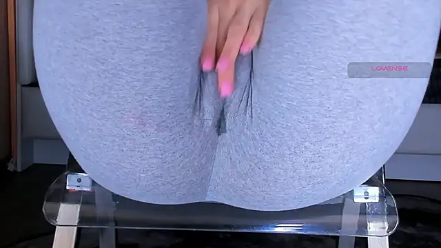 Онлайн чат XXX Cameltoe_squirt_inPants