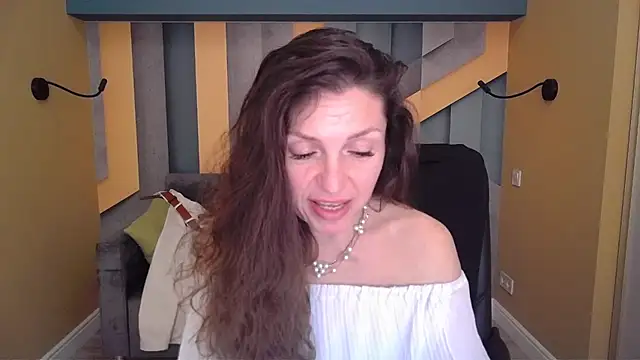 دردشة EllaLong الجنسية المباشرة