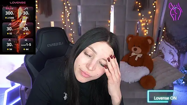 EliseVelour's Live XXX Chat