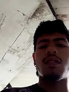 Chat +18 de SkinniYamo ao vivo