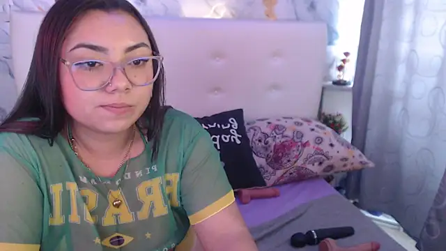 دردشة Nicolelewllss الجنسية المباشرة