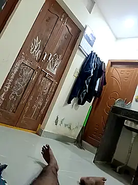 Show modela hemcrazy na web-kameri