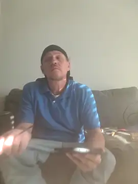 yourMasterisBoredn Live XXX chat