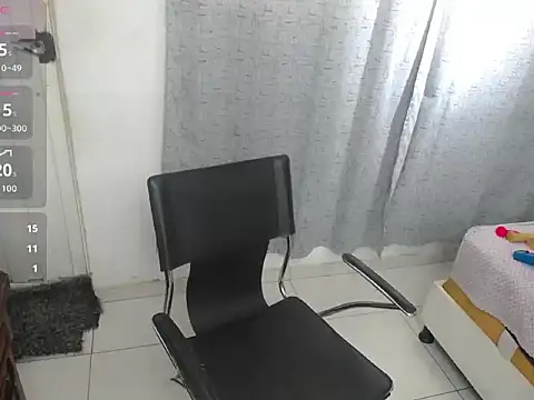 miss_charlott_18 Live XXX-Chat