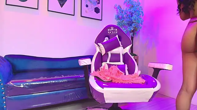 Czat XXX na żywo – Maddie_T18