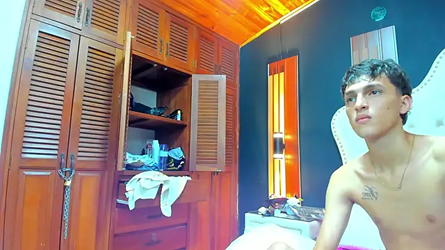 AnnyANDnoah Adlı Modelin Web Kamerası Şovu