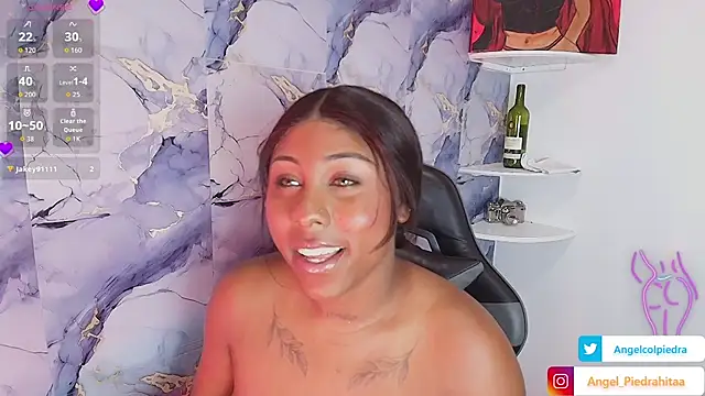 Pokazy przed kamerką – AngelThroatt