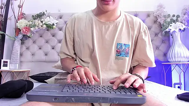 BenitoSaenz Adlı Modelin Canlı XXX Sohbeti