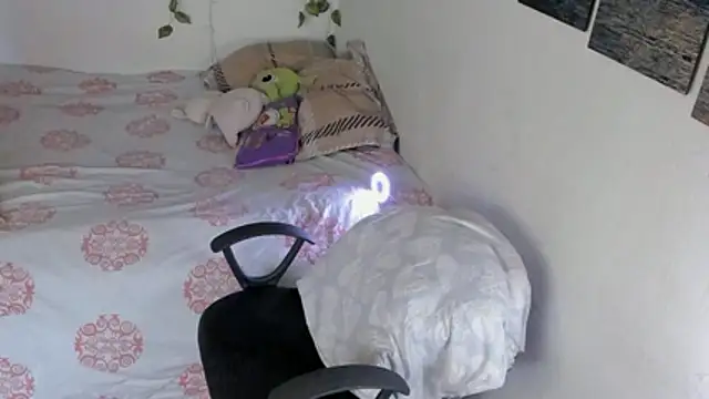 chloe_kisses Adlı Modelin Canlı XXX Sohbeti