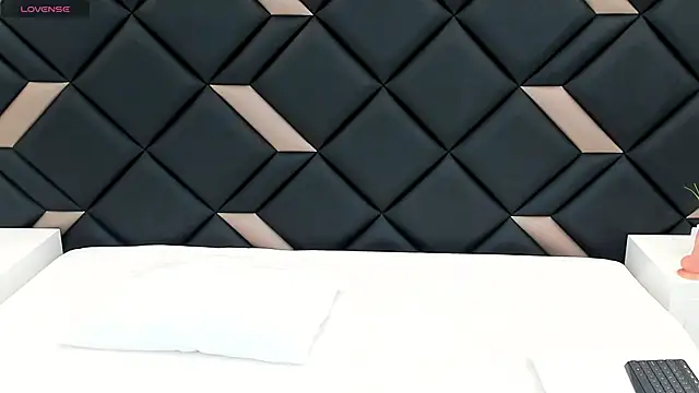 GeraldineSandoval Show Webcam