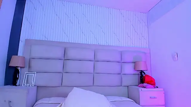 CarolineFyre Chat XXX in diretta