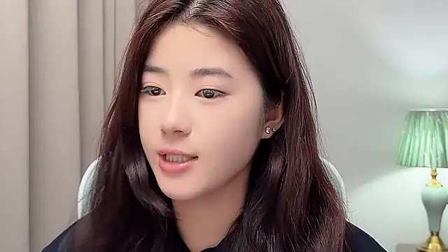 Nicole20266 现场XXX聊天