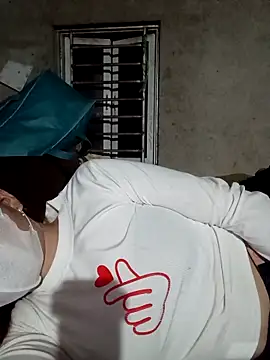 nat-tri's Webcam Show