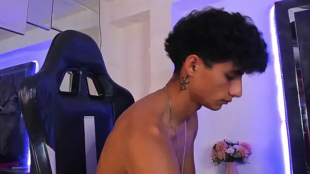 MaxiimoRomano_: απευθείας συνομιλία ΧΧΧ