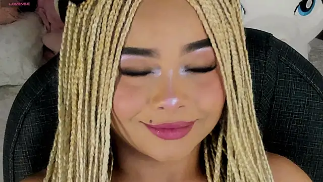 conny__curlyのライブXXXチャット