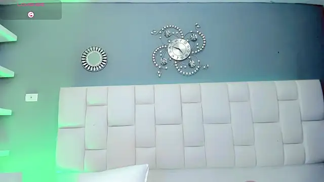 Pokazy przed kamerką – Kisses_Sophia