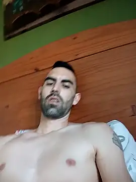 Pollagordita7: διαδικτυακό σόου στην κάμερα