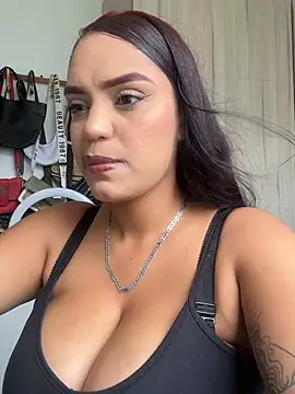 Sara-77's Webcam Show