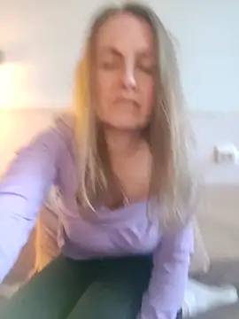 Evelina_cute Adlı Modelin Canlı XXX Sohbeti