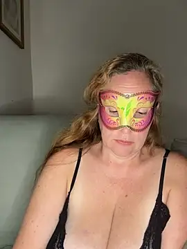 largeboobies30: вебкам-шоу