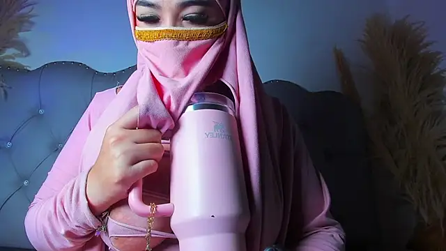 Tahiraa_: онлайн-секс-чат