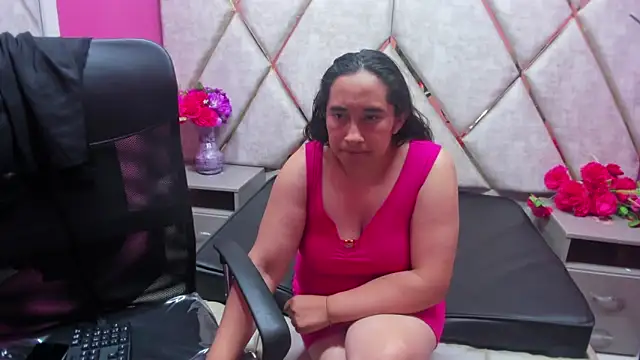 Czat XXX na żywo – LeilaSmith_