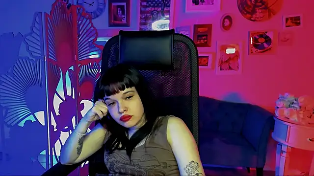 دردشة MeganBlosom الجنسية المباشرة