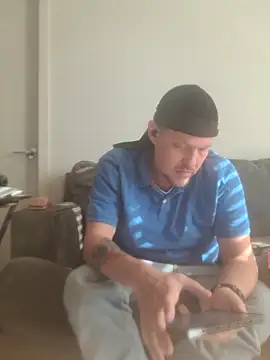 yourMasterisBored élő XXX-chatje