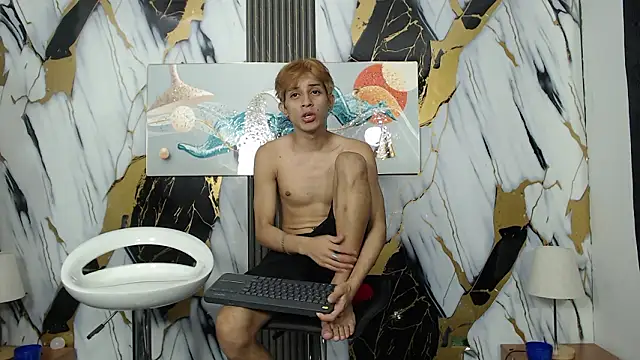 AVENGER_GUYS1 élő XXX-chatje