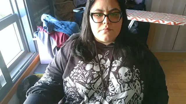 MILF_TUGA_ – Naživo XXX chat