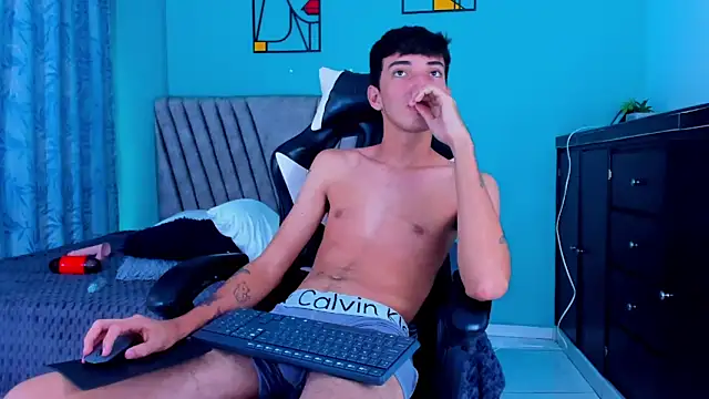 Maikol_Ortiz 现场XXX聊天