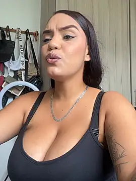 Sara-77's Live XXX Chat