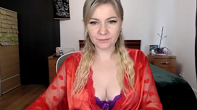 Chat +18 de ParadiseAlina ao vivo