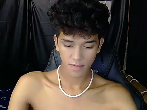 Sembang XXX Secara Langsung hugekenbigcock