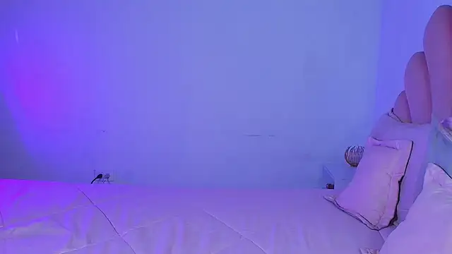 MiaColucci18: онлайн-секс-чат