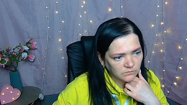 LauraFinn Chat XXX in diretta