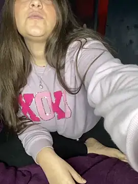 Queen_CamiXO Adlı Modelin Canlı XXX Sohbeti