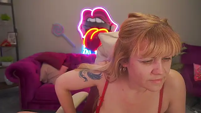 BellaLaPetit Chat XXX in diretta