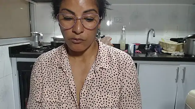 kateleyagrey's Live XXX Chat