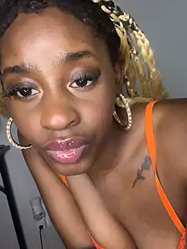 Tatyyana: онлайн-секс-чат