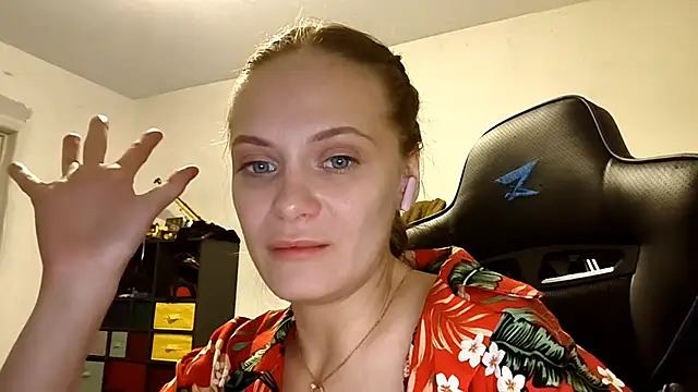 LuluSweetyGirl: онлайн-секс-чат