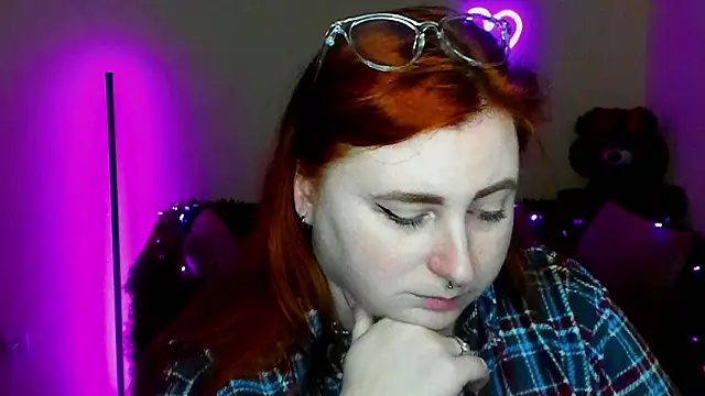 Chat +18 de Alicia_love00 ao vivo