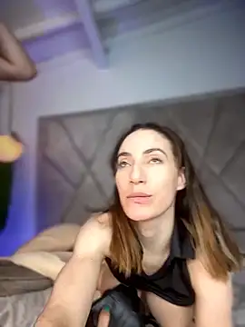 SweetieSinXXX: вебкам-шоу